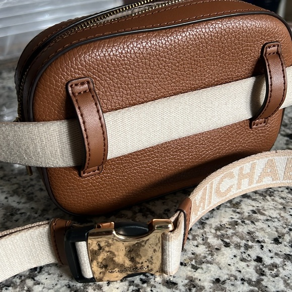 Michael Kors Jet Set Small Pebbled Leather Belt Bag - Picture 3 of 3